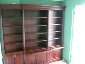 Biblioteka mahoniowa z kolumnami na wymiar